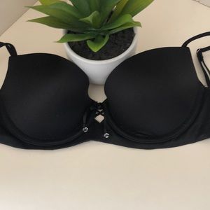 NEW VS 32B Bra - Black. Push up underwire